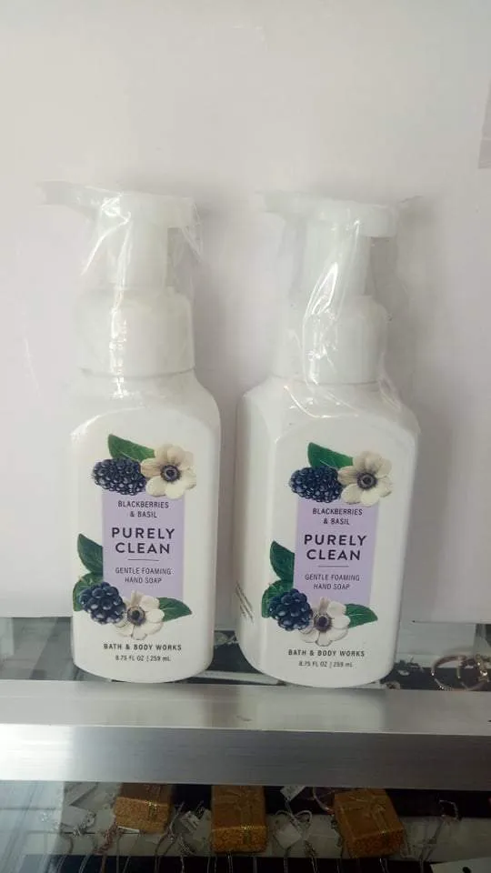 Bath & Body Works - Blackberries & Basil Gentle Foaming Soap (Sold Individually)