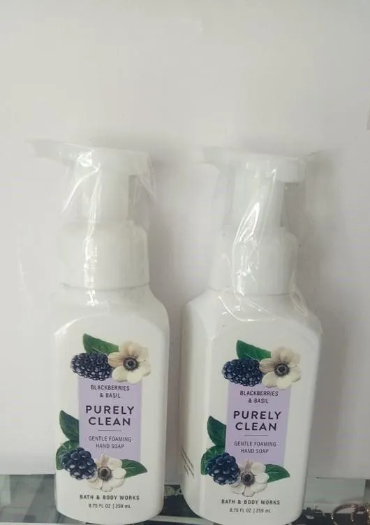 Bath & Body Works - Blackberries & Basil Gentle Foaming Soap (Sold Individually)