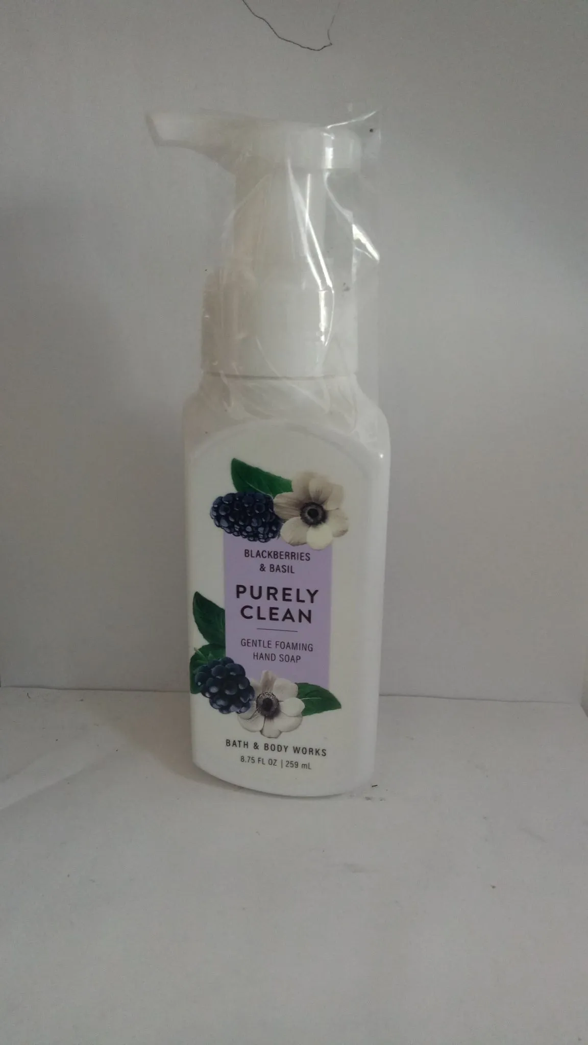Bath & Body Works - Blackberries & Basil Gentle Foaming Soap (Sold Individually)