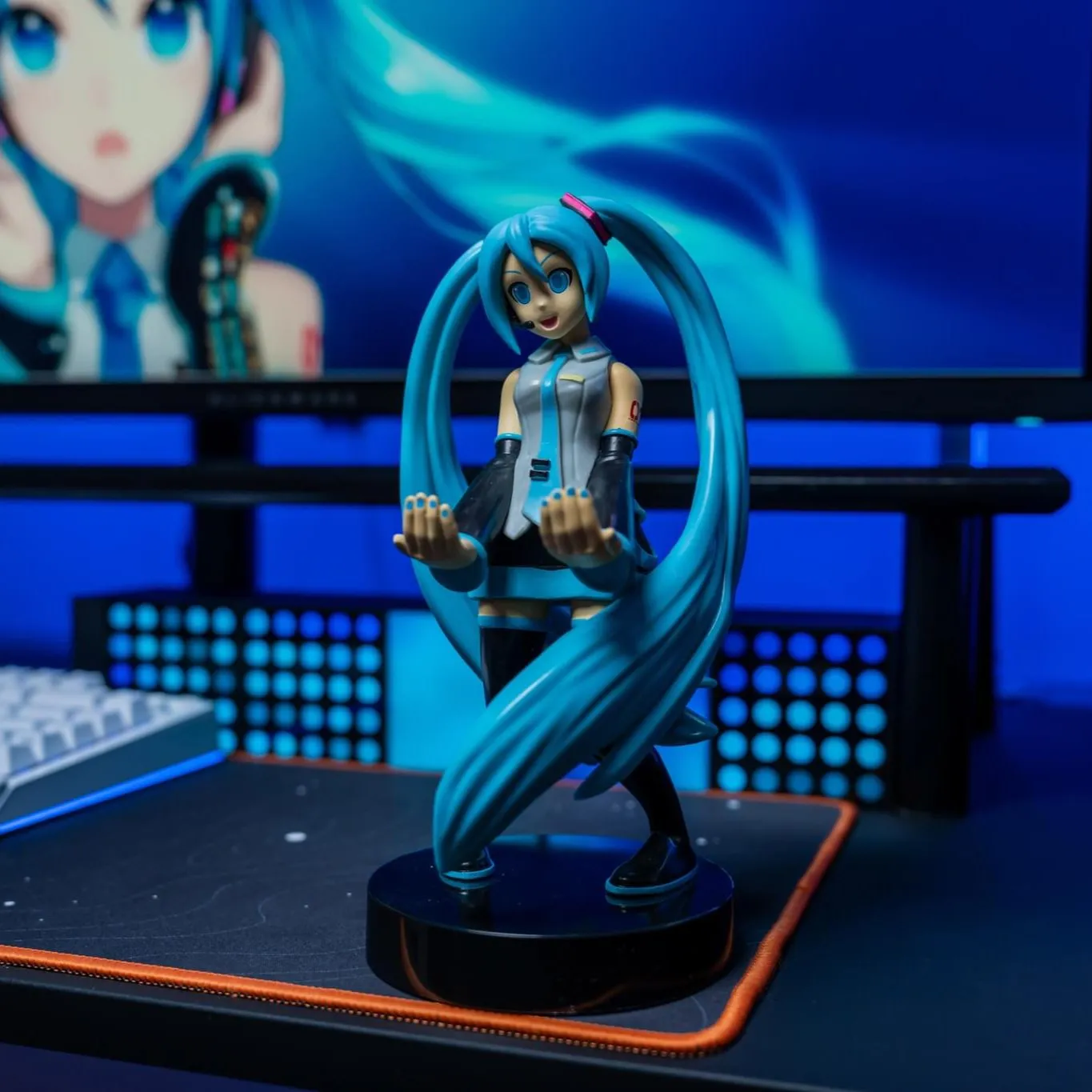 Hatsune Miku Cable Guys Controller Holder and Phone Stand