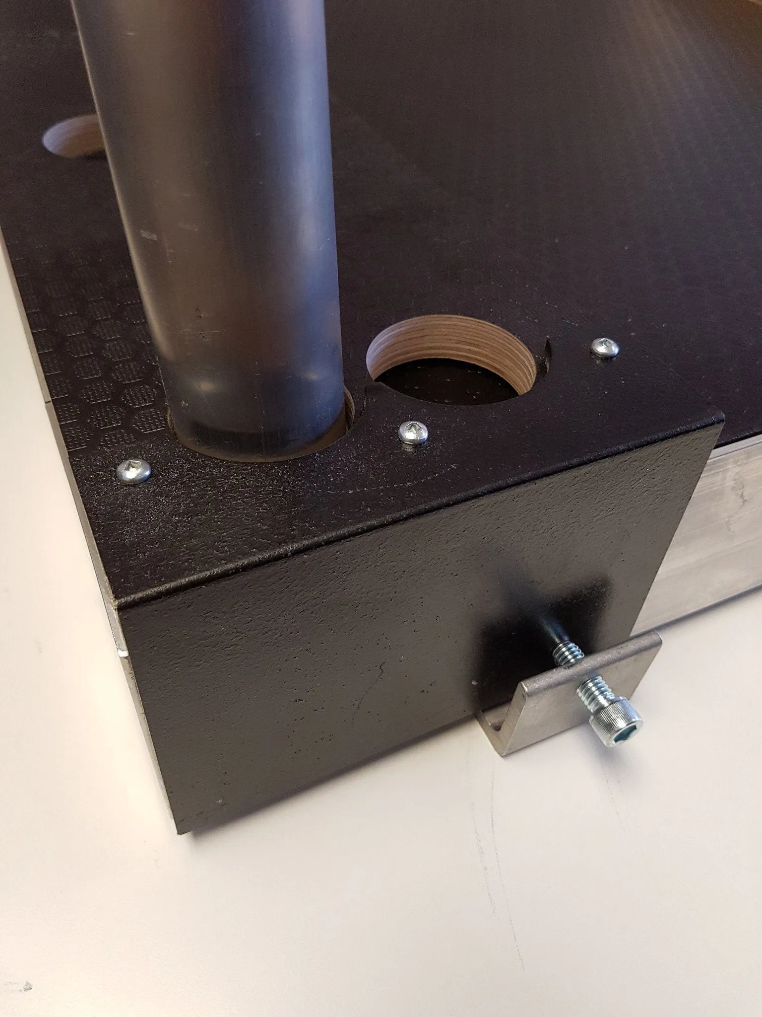 Leg Positioning Bracket