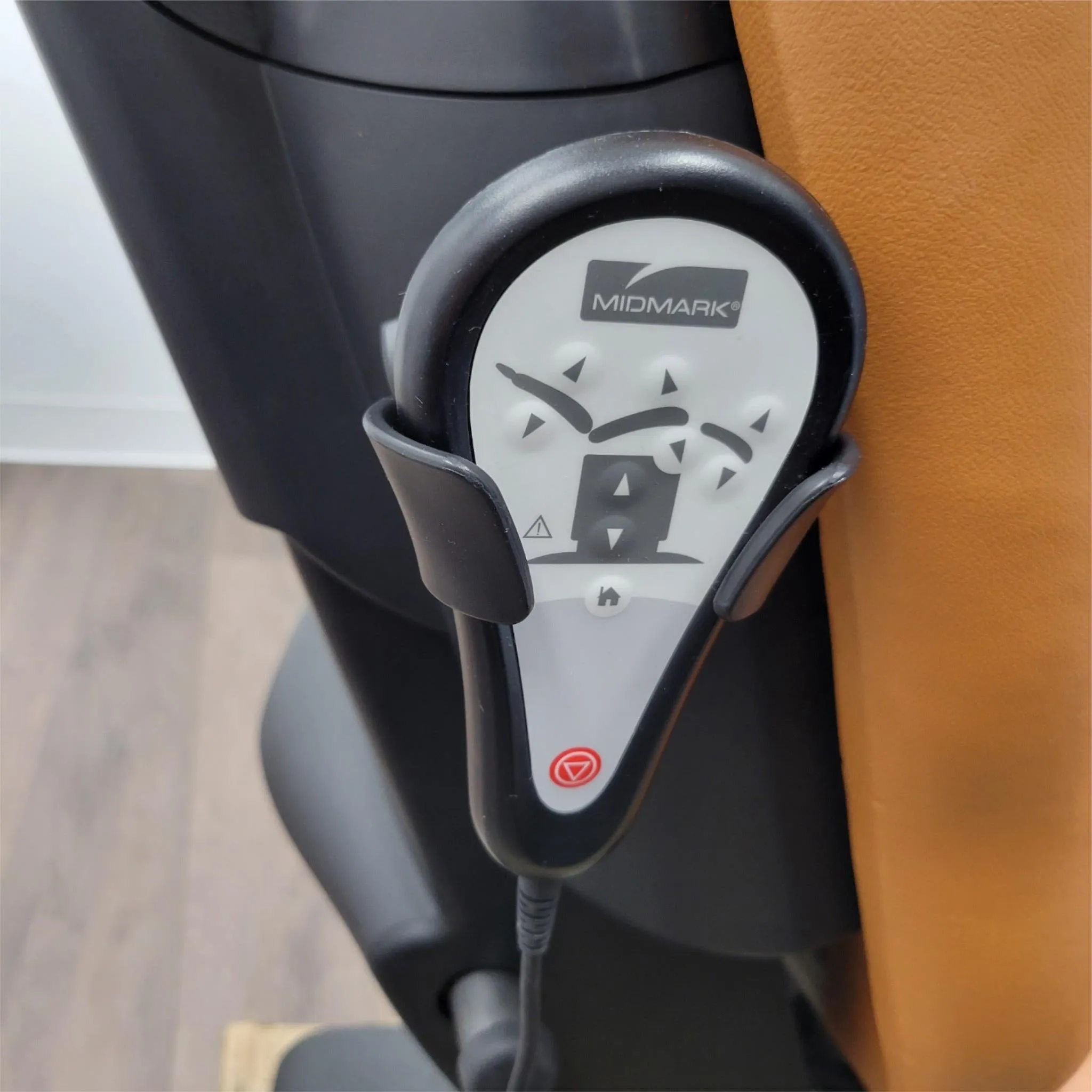 Midmark 630-010 Procedure Chair 650 LB Capacity (Reconditioned)