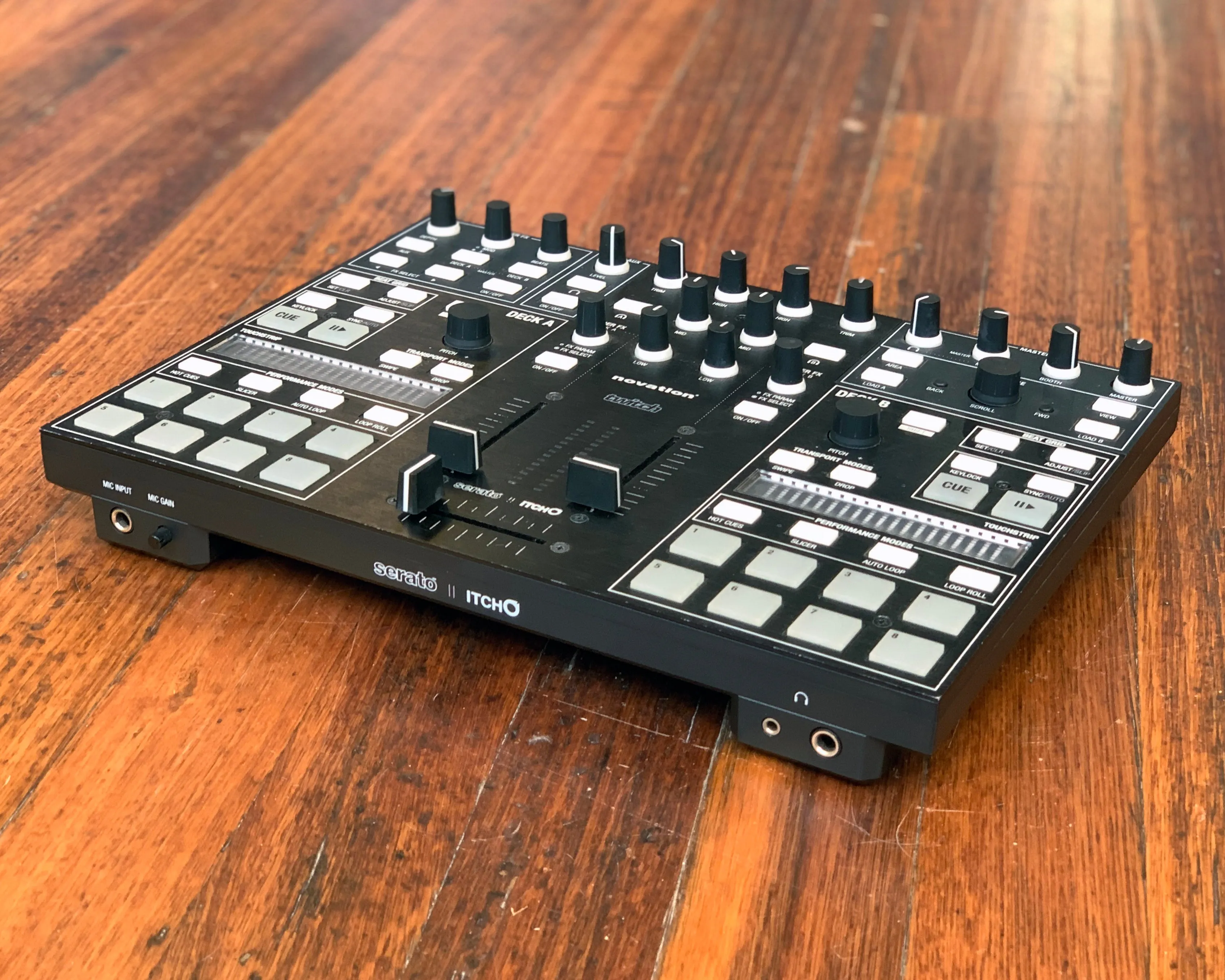 Novation Twitch Serato Controller