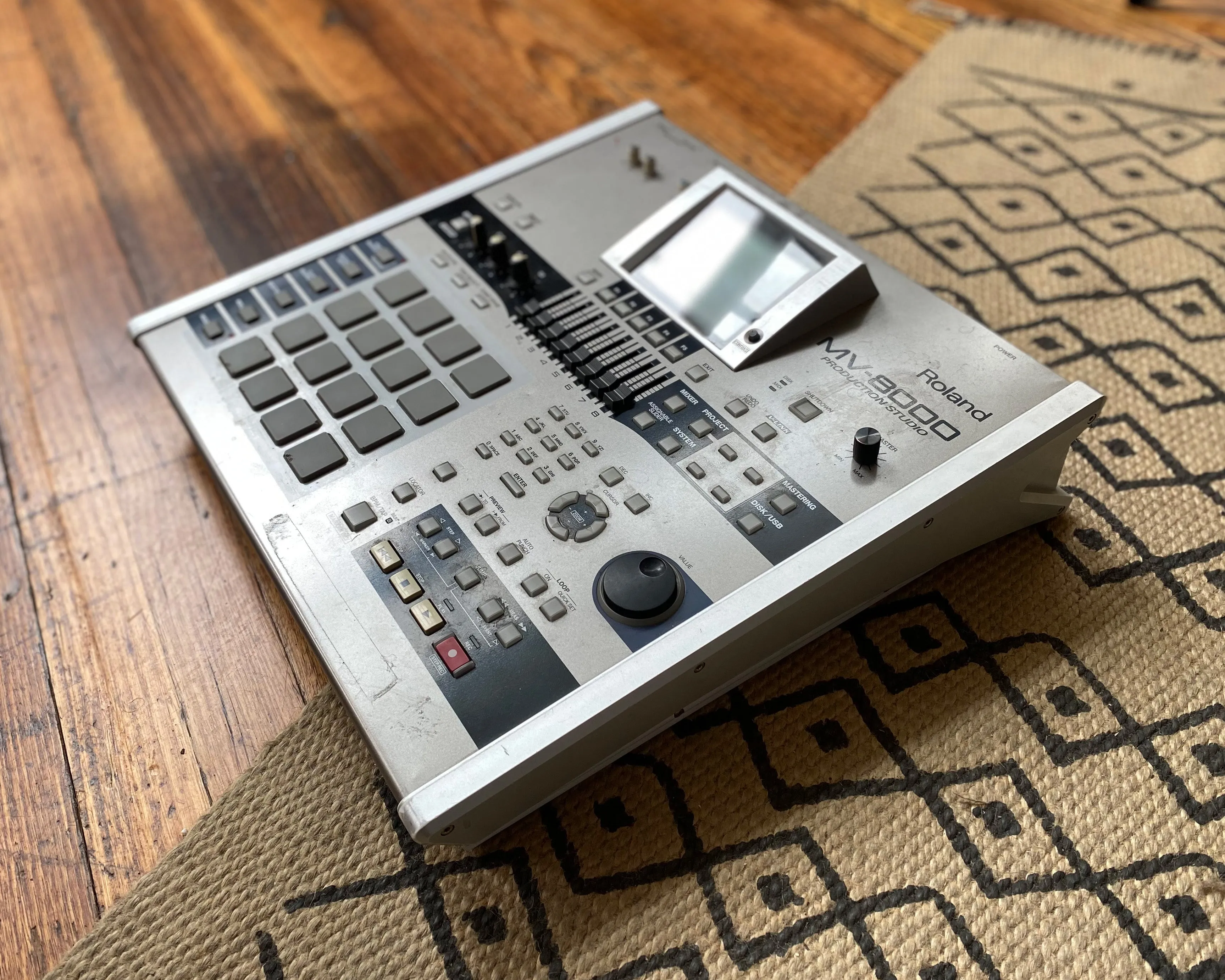 Roland MV-8000