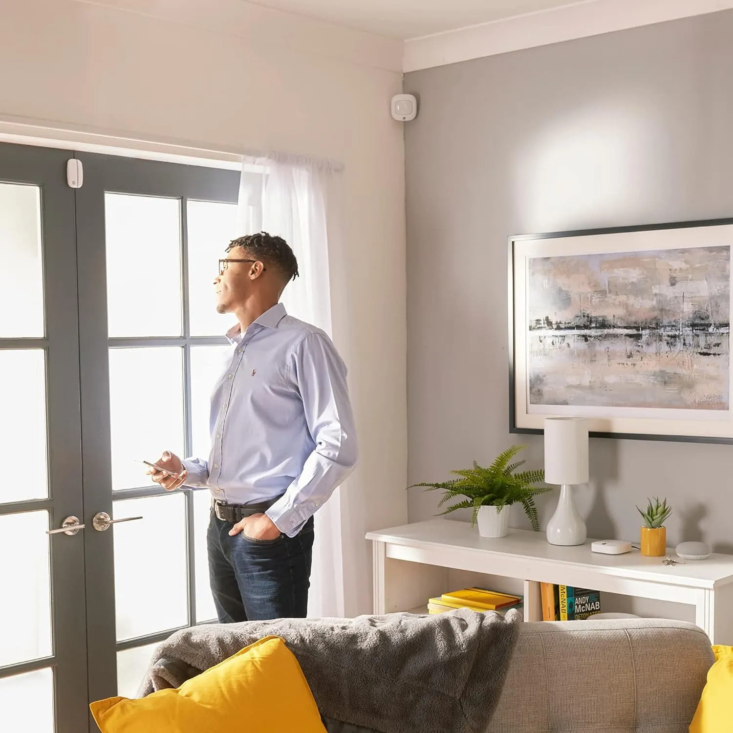 Yale IA-320 Sync Smart Home Alarm 6 piece kit. Includes Sync Alarm Hub, External Siren, 1x Door/Window Contacts, 2x PIR Motion Detector, Keypad. Works with Alexa, Google Assistant & Philips Hue